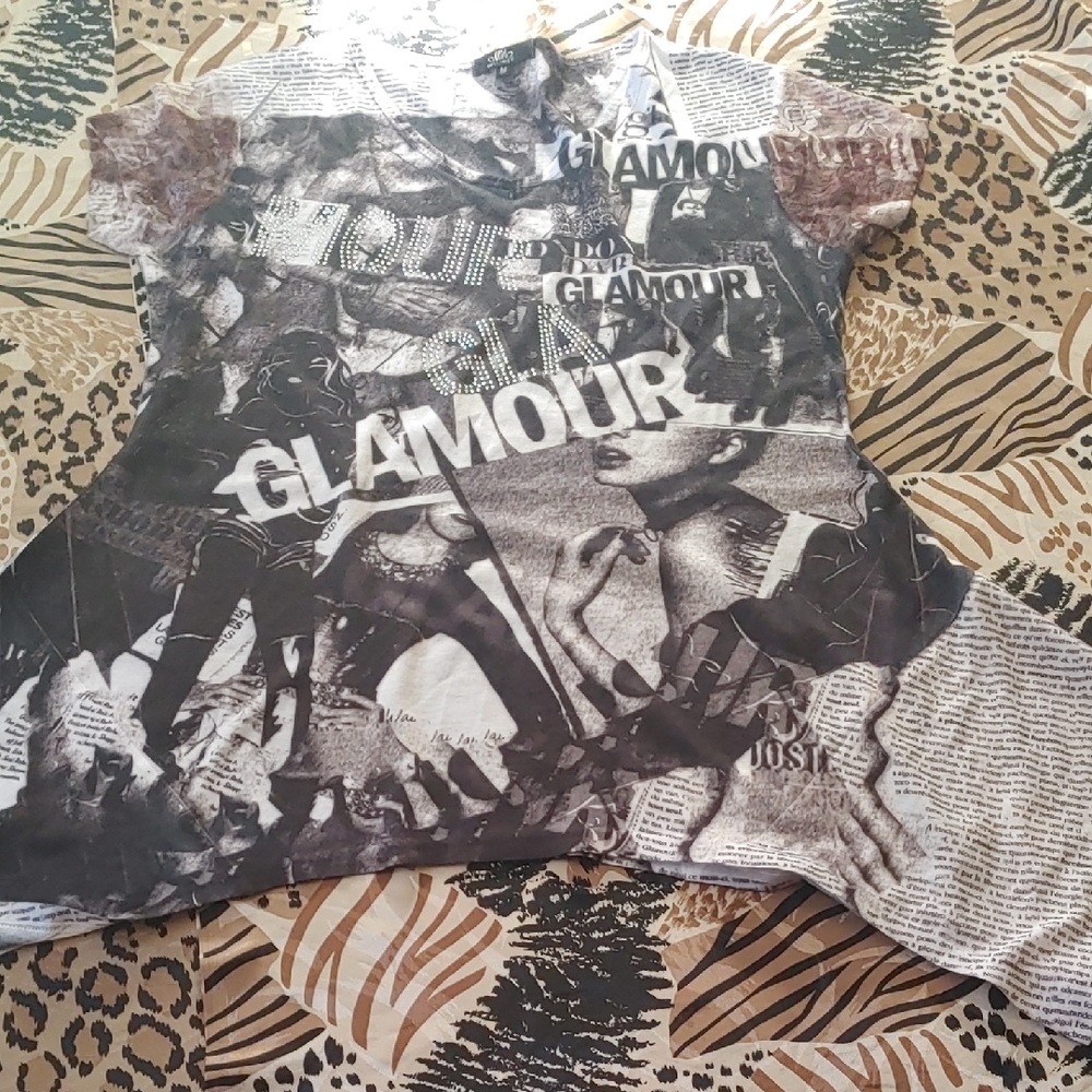 Miss Nikky Glamour Graphic T-Shirt - Black and White Sz Med